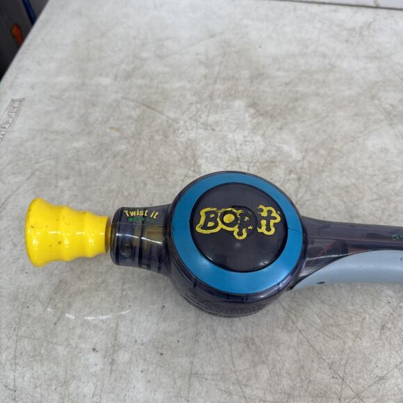 Bop It See Through Version 2002 Hasbro Electronic Handheld Game Tested & Works - Picture 6 of 7
